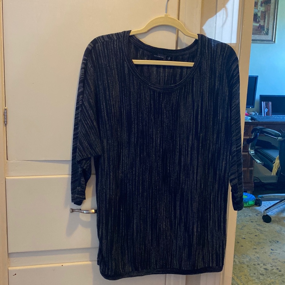 Cute lightweight sweater with 3/4 sleeve